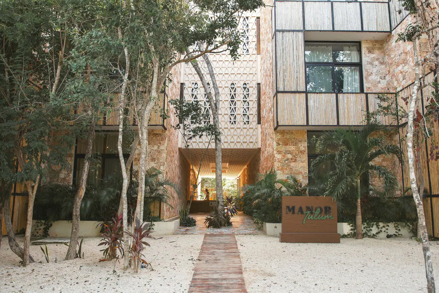 01. Exterior