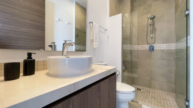 12 Bathroom 2