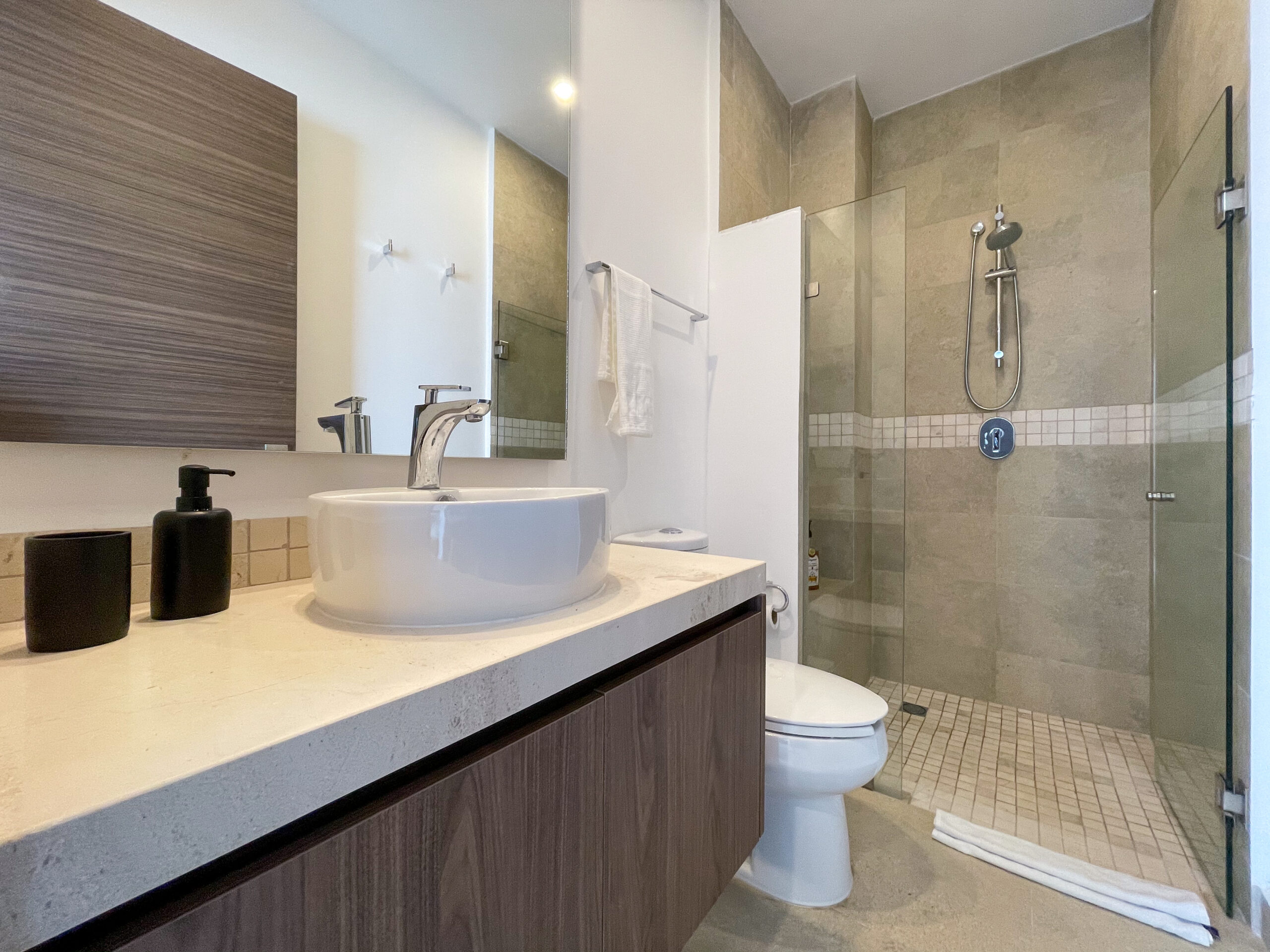 12 Bathroom 2