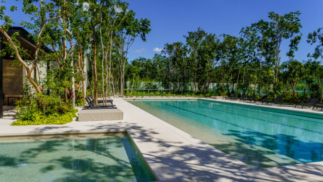 12. Piscina