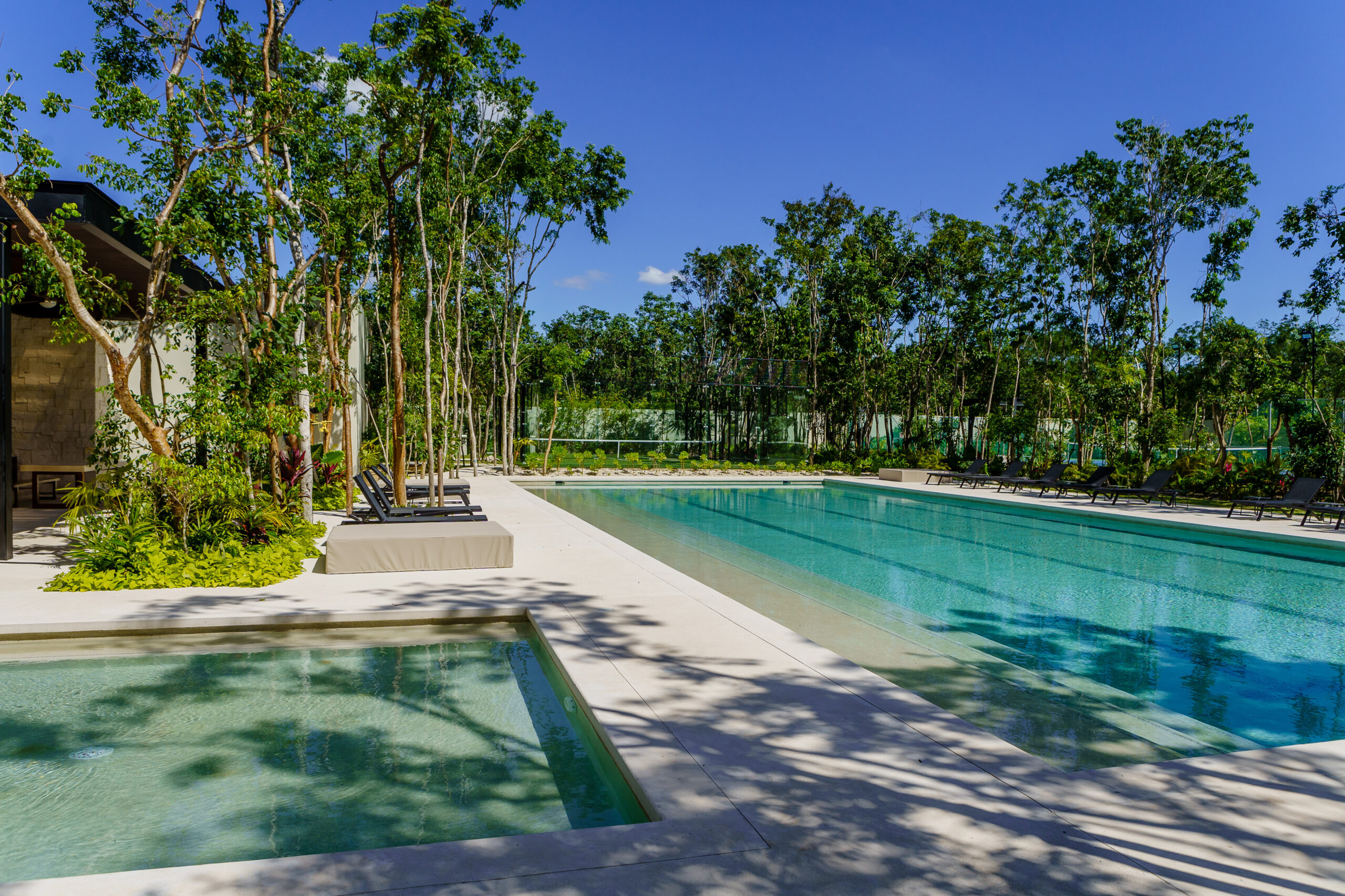 12. Piscina
