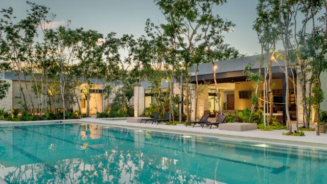 13. Piscina