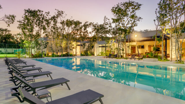 14. Piscina