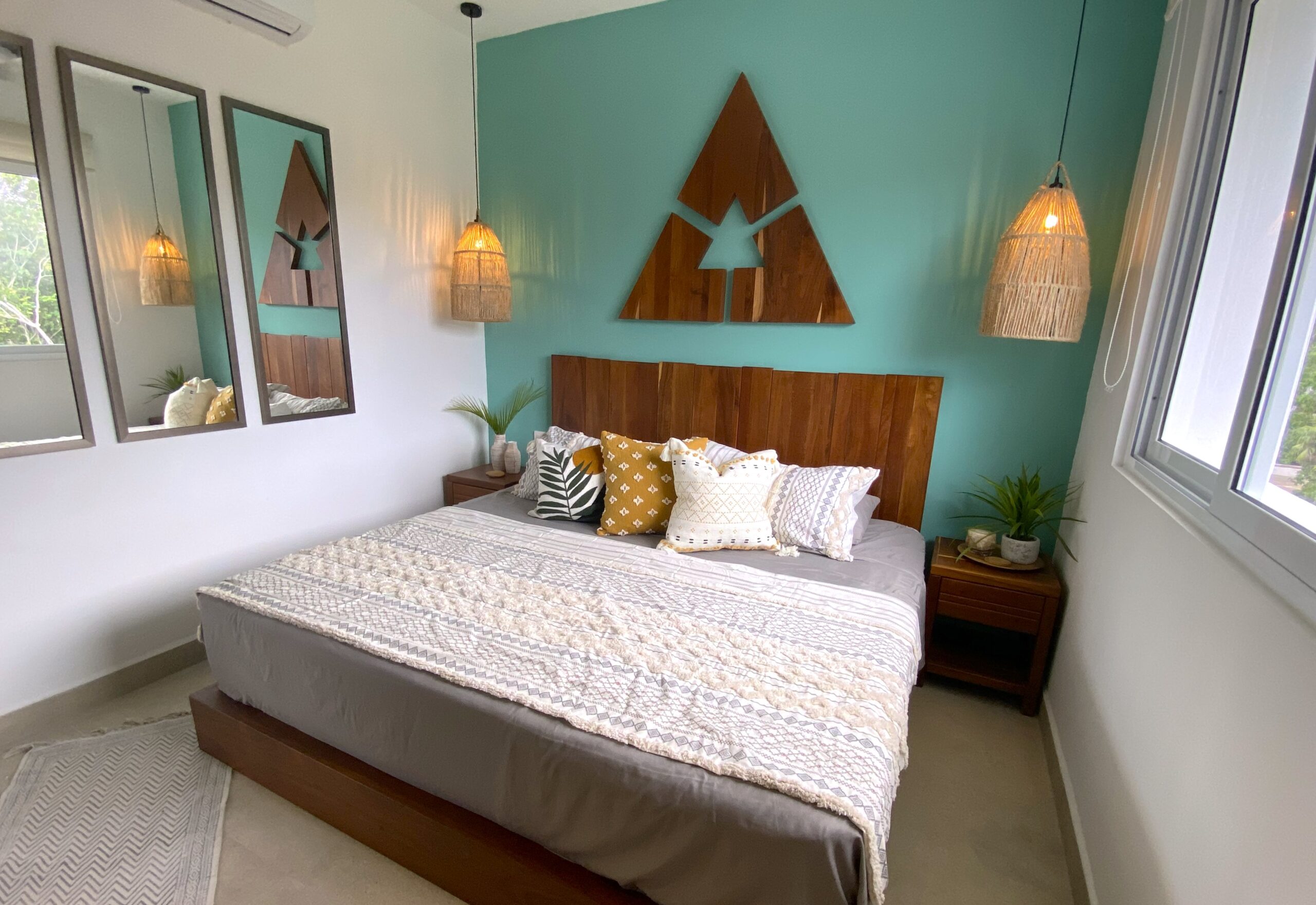 19 Bedroom Right 4