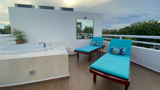 24 Terrace and Jacuzzi