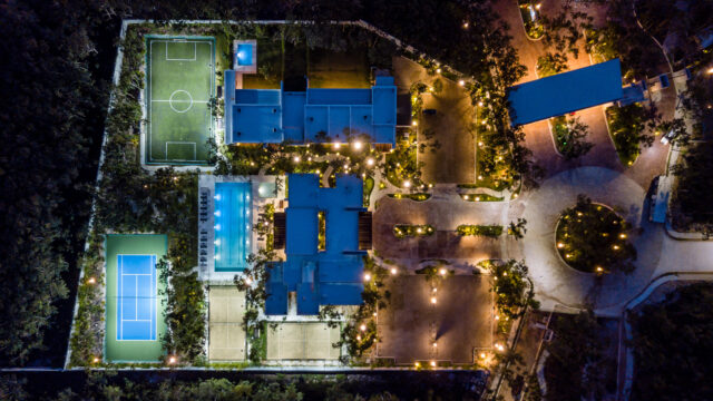 24. Aérea casa Club noche