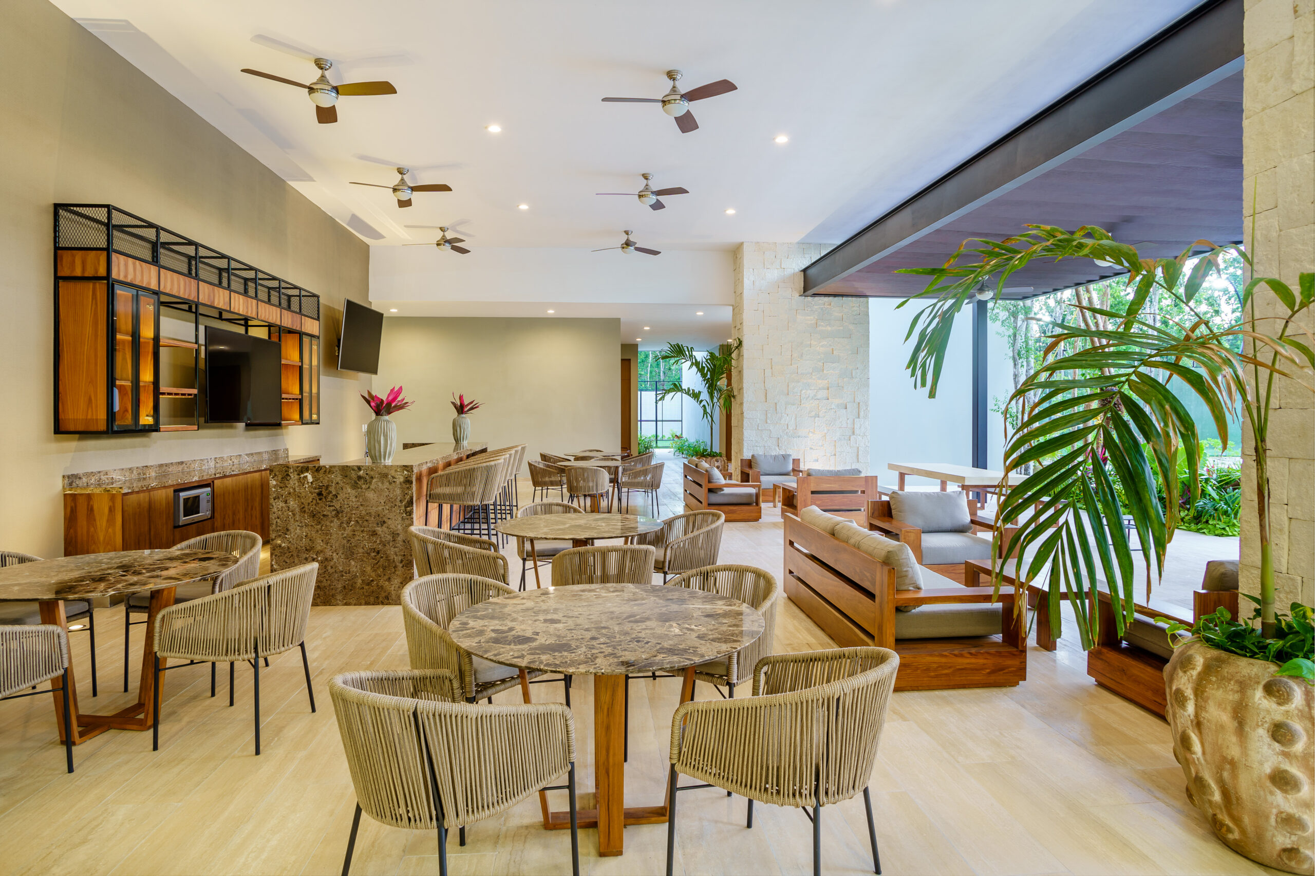 8. Terreza Bar