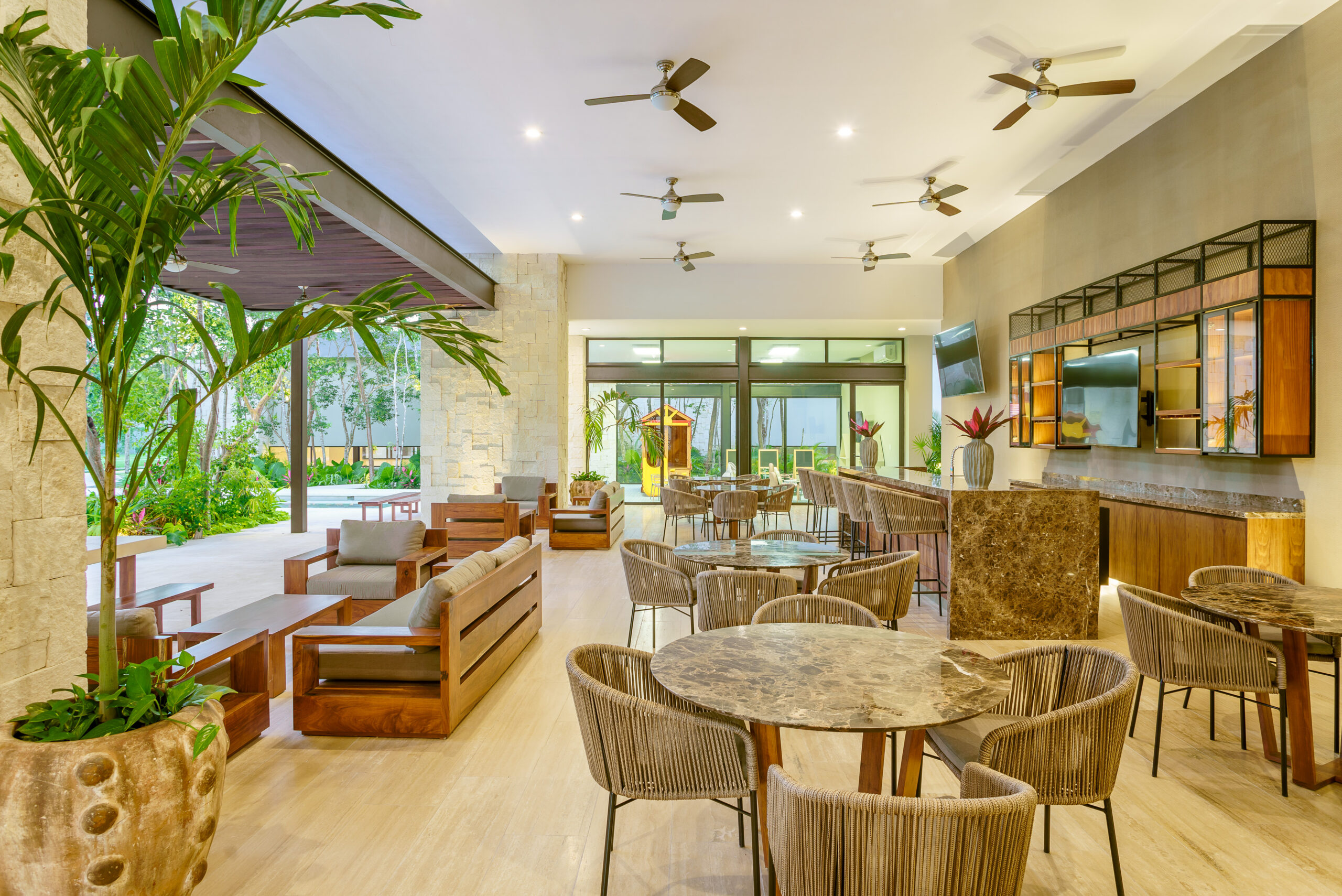 9. Terreza Bar