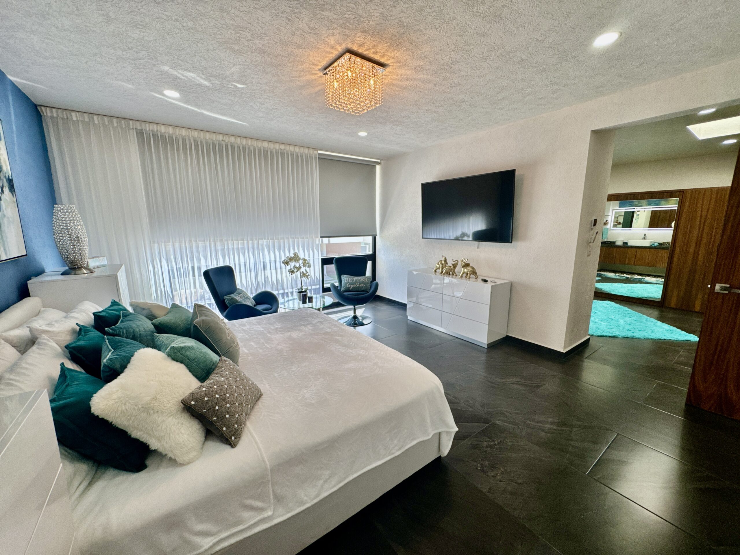 Master bedroom (1)