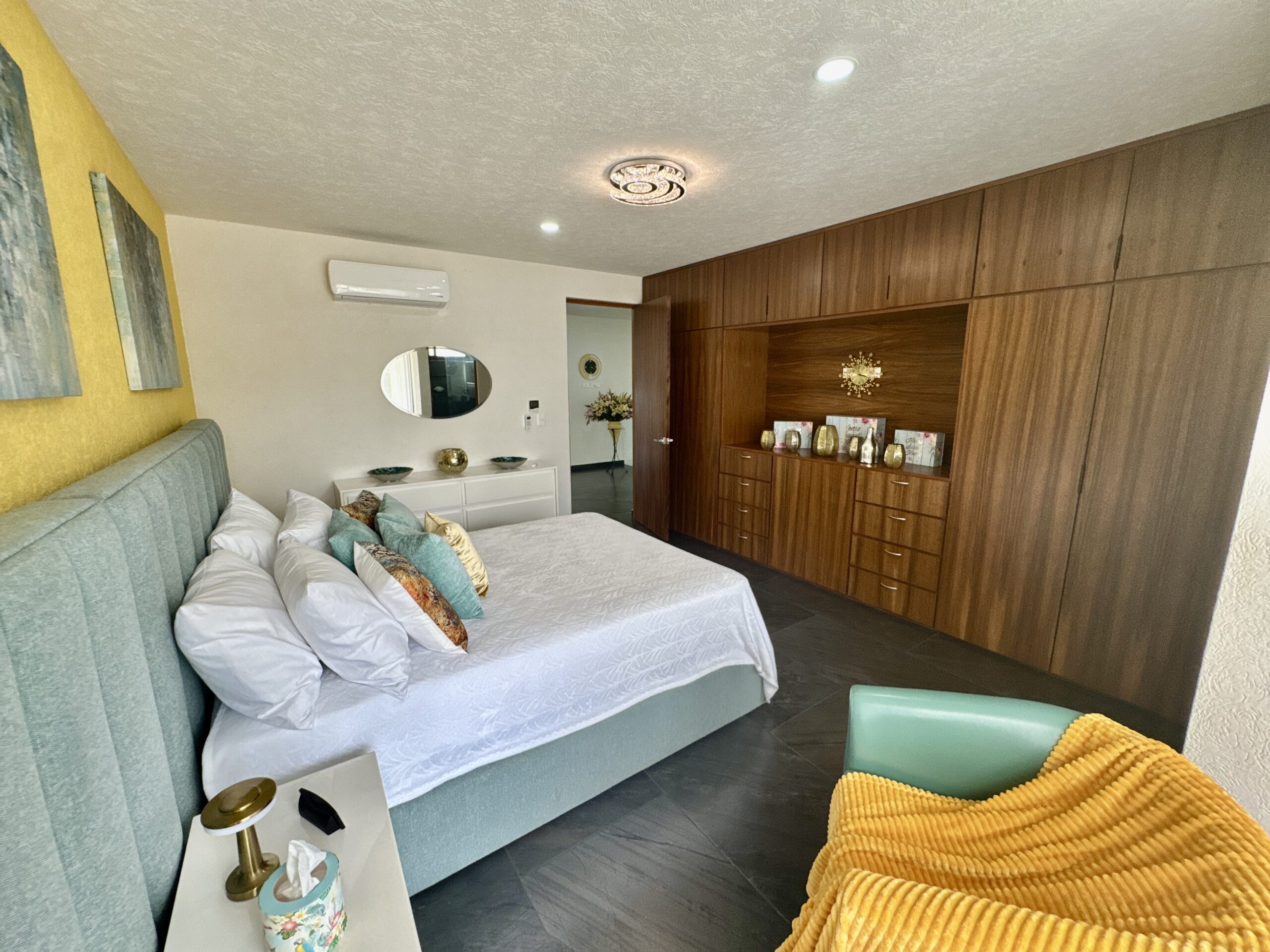 Second bedroom (1)