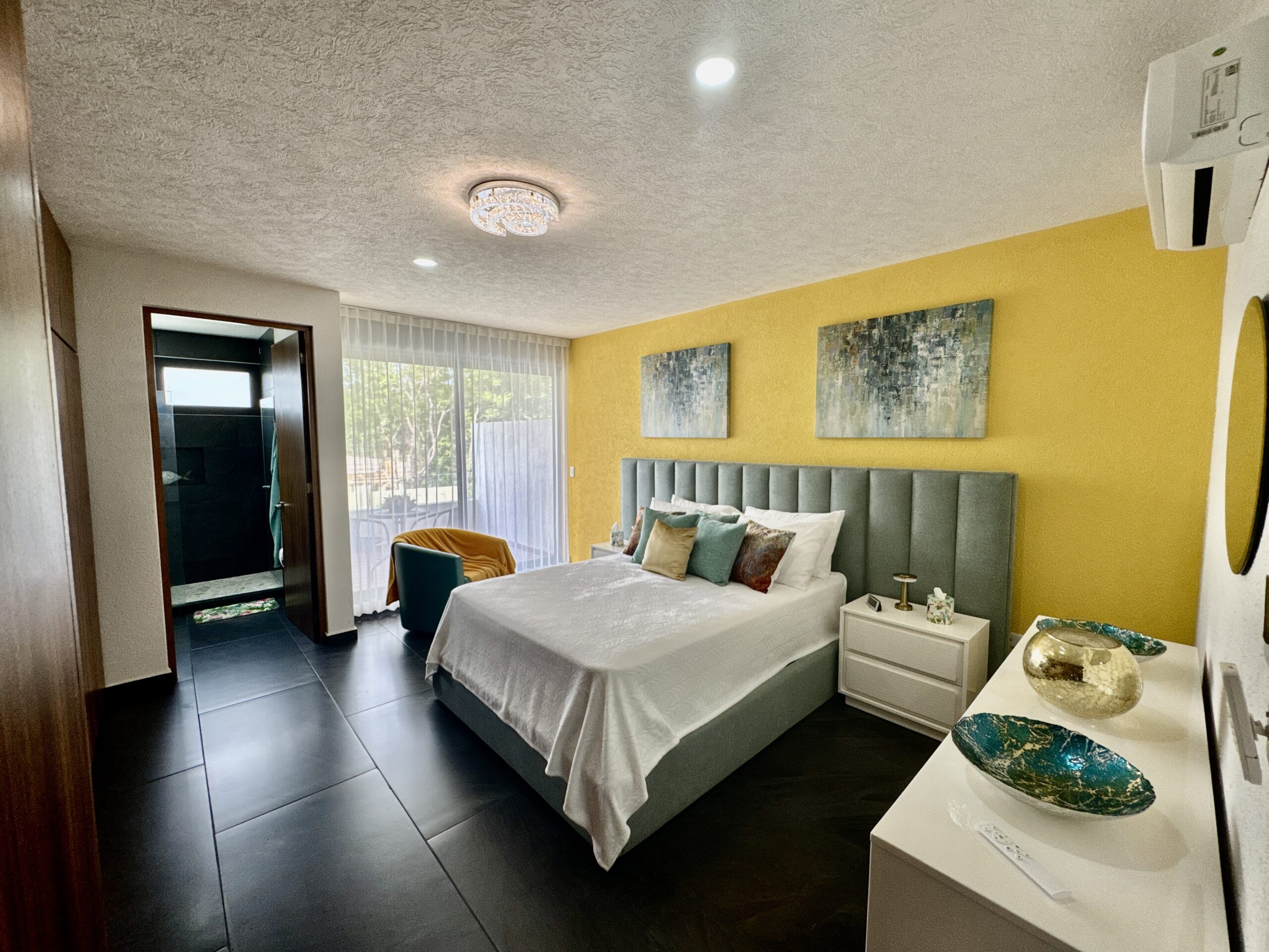 Second bedroom (2)