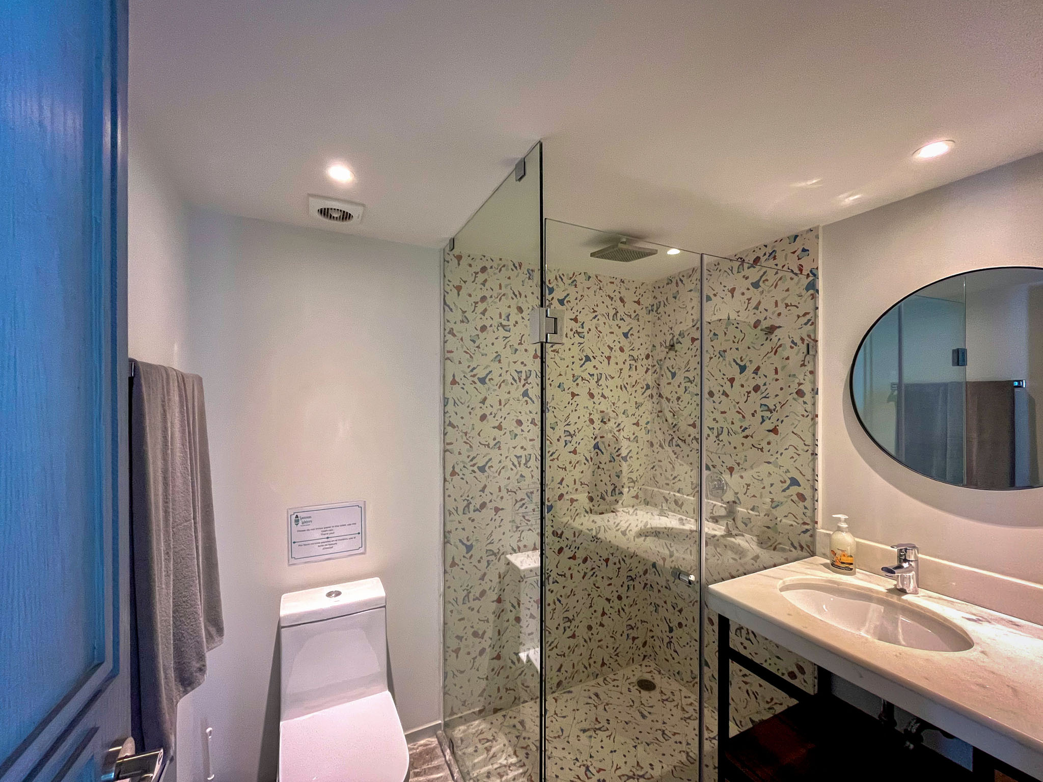 Singular-Joy-3-Bed-Condo-New-19