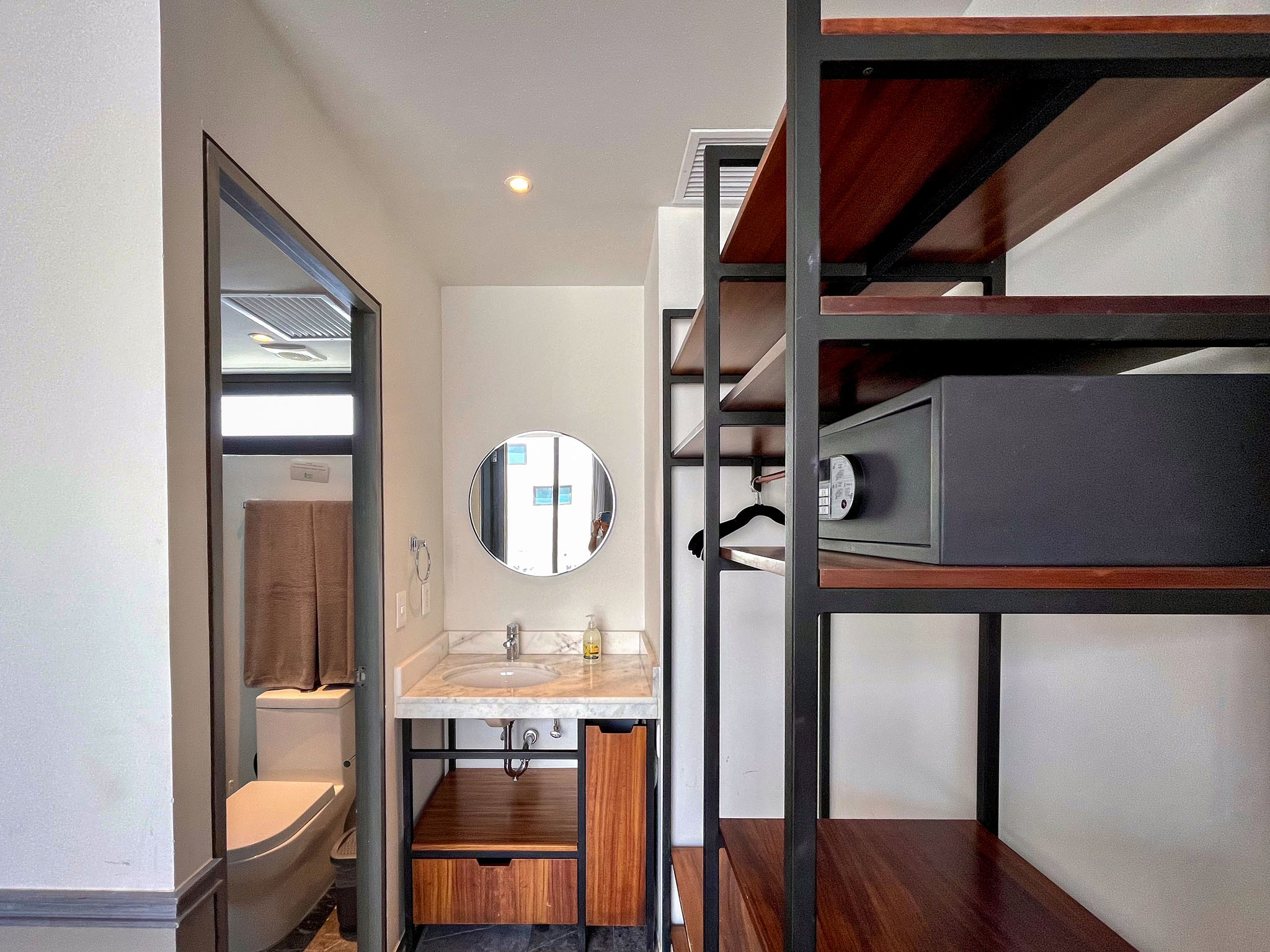 Singular-Joy-3-Bed-Condo-New-22